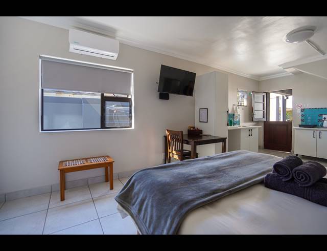 456M² GUESTHOUSE FOR SALE IN MELKBOSSTRAND CENTRAL